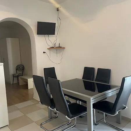 Maja Appartement *