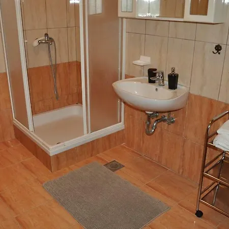 Maja Apartment *